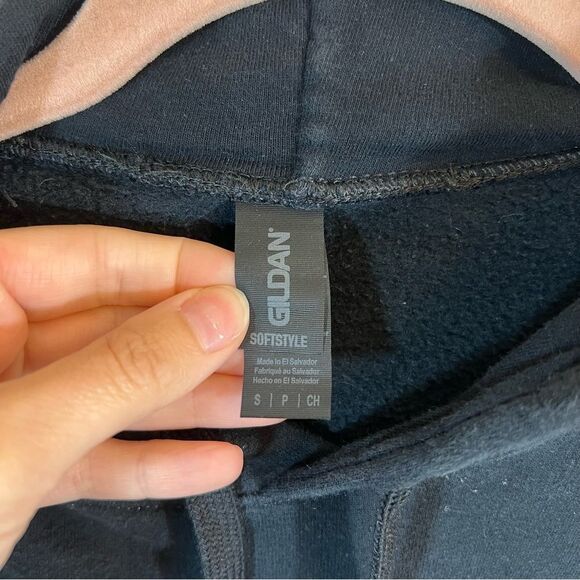 ✨ Gildan Black Reputation Red Taylor Swift Hoodie Small - Picture 3 of 10